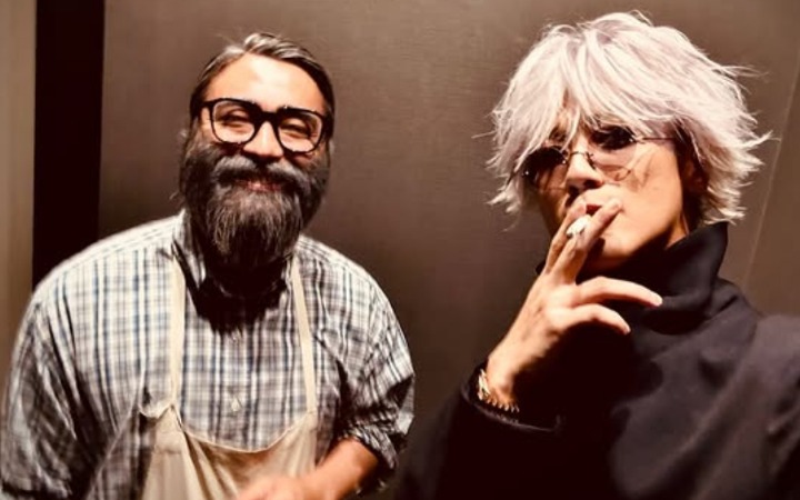 山田孝之Cos宫崎骏超还原！与赤西仁万圣节变装炸场