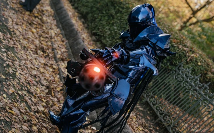 C107焦点coser诞生！ 狂战士兰斯洛特造型惊艳全场