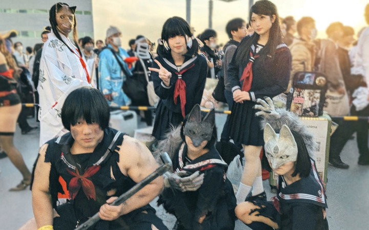 C107肌肉猛版深水雏子走红 反差cos引爆同人展话题