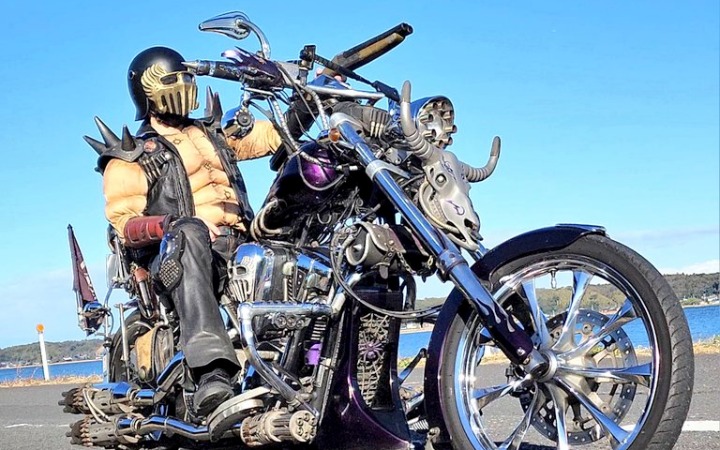 末世风情拉满！日本Coser神还原《北斗神拳》贾基