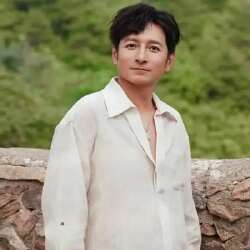 李维嘉（主持人）